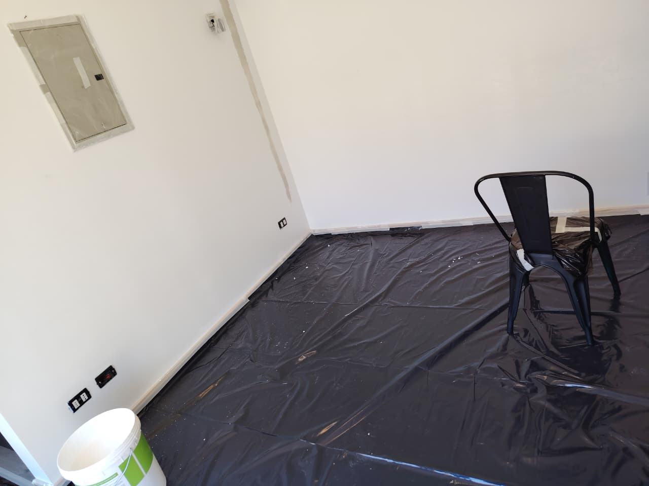 Servicio de pintura en cabañas — interiores y terminaciones